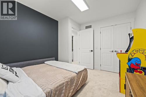 600 Sherwood Road Unit# 45, Kelowna, BC - Indoor Photo Showing Bedroom