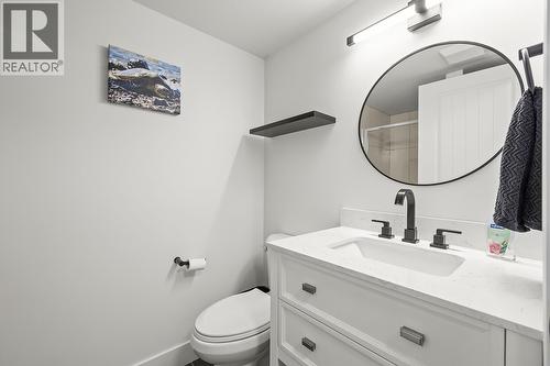 600 Sherwood Road Unit# 45, Kelowna, BC - Indoor Photo Showing Bathroom