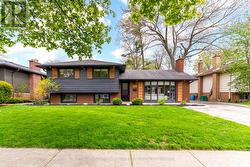 5226 SPRUCE AVENUE  Burlington, ON L7L 1N1