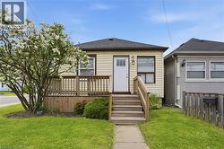 491 KENILWORTH Avenue N Hamilton, ON L8H 4T6