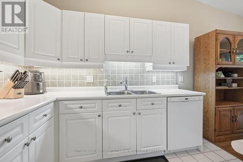 64 - 1241 Hamilton Road, London East (East P), ON - Indoor Photo Showing Kitchen With Double Sink