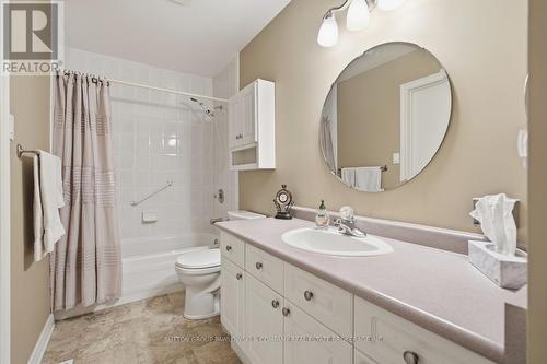 64 - 1241 Hamilton Road, London East (East P), ON - Indoor Photo Showing Bathroom
