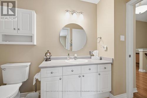 64 - 1241 Hamilton Road, London East (East P), ON - Indoor Photo Showing Bathroom