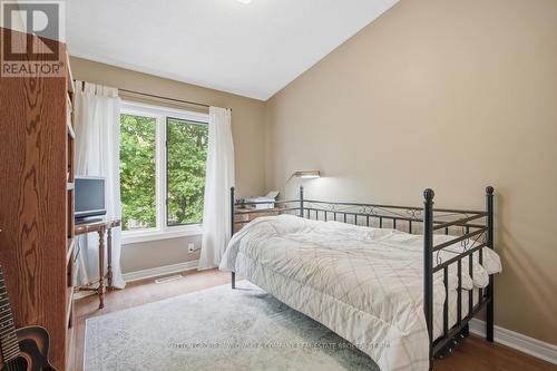 64 - 1241 Hamilton Road, London East (East P), ON - Indoor Photo Showing Bedroom