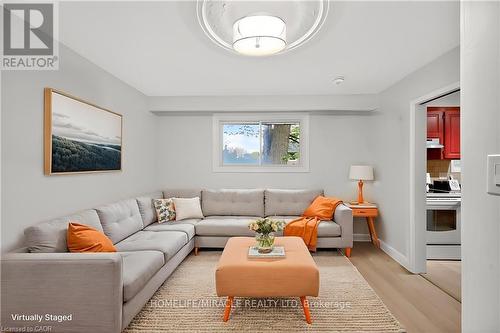 217 Pinegrove Crescent, Waterloo, ON - Indoor Photo Showing Living Room