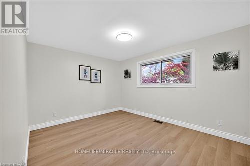 217 Pinegrove Crescent, Waterloo, ON - Indoor Photo Showing Other Room