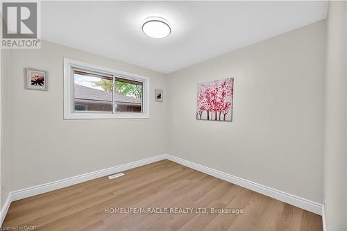 217 Pinegrove Crescent, Waterloo, ON - Indoor Photo Showing Other Room