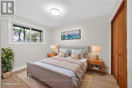 217 Pinegrove Crescent, Waterloo, ON - Indoor Photo Showing Bedroom