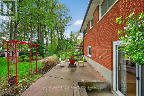 217 Pinegrove Crescent, Waterloo, ON - Outdoor