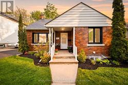 422 DUKE STREET  Cambridge, ON N3H 3T1