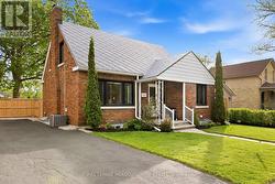 422 DUKE STREET  Cambridge, ON N3H 3T1