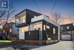 330 WINONA AVENUE Ottawa, ON K1Z 5H4