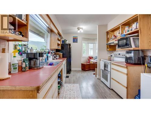 Kitchen - 2025 Catt Avenue, Lumby, BC - Indoor Photo Showing Kitchen