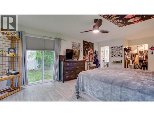 2025 Catt Avenue, Lumby, BC - Indoor Photo Showing Bedroom