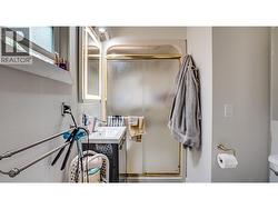 Master Ensuite - 