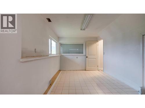 2025 Catt Avenue, Lumby, BC - Indoor Photo Showing Other Room