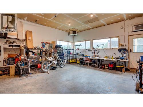 2025 Catt Avenue, Lumby, BC - Indoor Photo Showing Garage