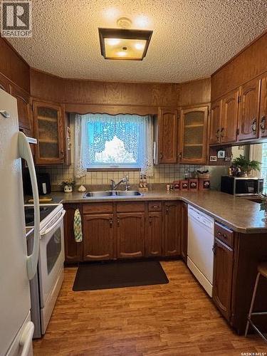 149 Garvin Crescent, Canora, SK - Indoor Photo Showing Kitchen With Double Sink