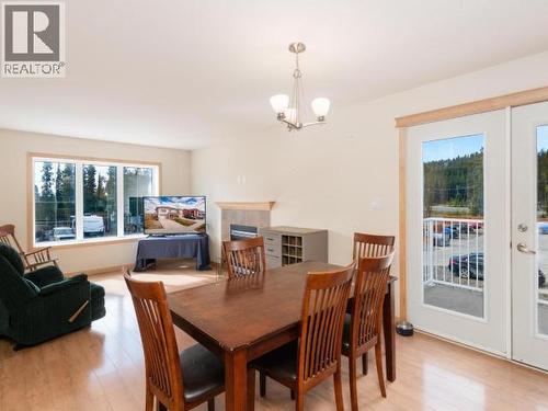15 Bailey Place, Whitehorse, YT - Indoor Photo Showing Dining Room