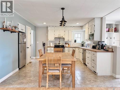 211 Pangman Street, Outlook, SK - Indoor