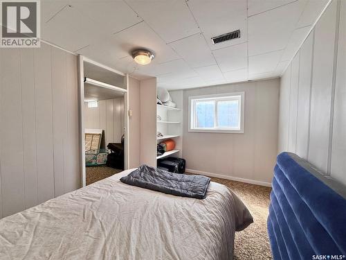 211 Pangman Street, Outlook, SK - Indoor Photo Showing Bedroom