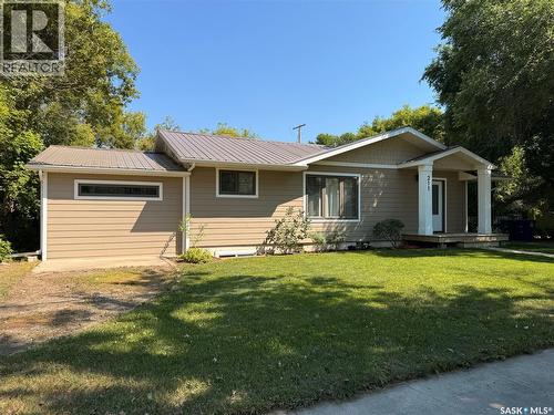 211 Pangman Street, Outlook, SK - Outdoor