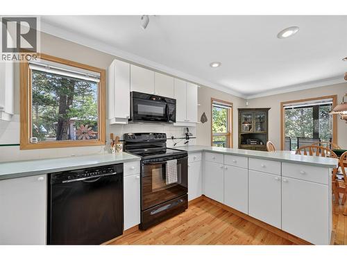 1067 Timberhill Place, Windermere, BC - Indoor Photo Showing Kitchen