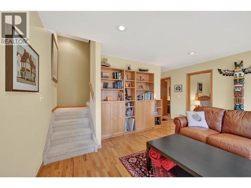 1067 Timberhill Place, Windermere, BC - Indoor Photo Showing Living Room