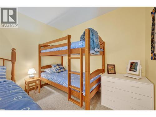 1067 Timberhill Place, Windermere, BC - Indoor Photo Showing Bedroom