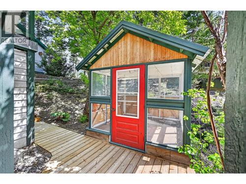 1067 Timberhill Place, Windermere, BC - Outdoor With Deck Patio Veranda