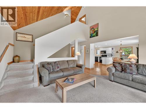 1067 Timberhill Place, Windermere, BC - Indoor Photo Showing Living Room
