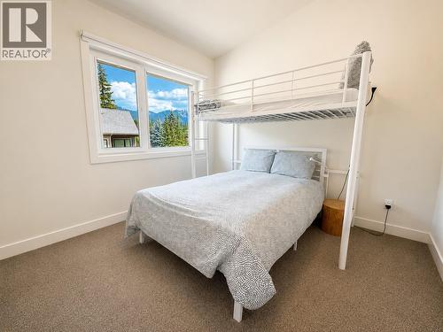 4615 Rowan Street, Windermere, BC - Indoor Photo Showing Bedroom