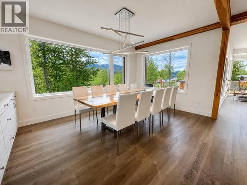 4615 Rowan Street, Windermere, BC - Indoor Photo Showing Dining Room