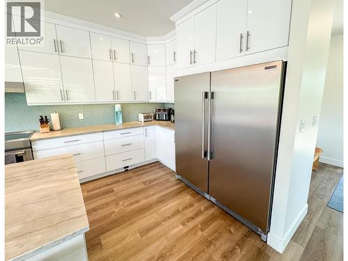 4615 Rowan Street, Windermere, BC - Indoor Photo Showing Kitchen With Upgraded Kitchen