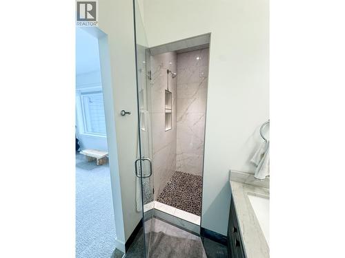 4615 Rowan Street, Windermere, BC - Indoor Photo Showing Bathroom