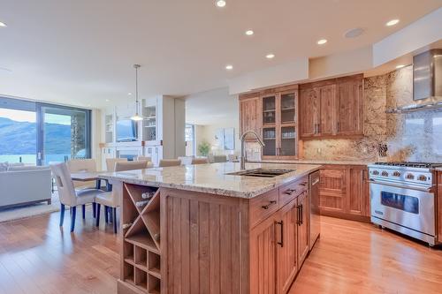 1-5235 Buchanan Road, Peachland, BC - Indoor Photo Showing Kitchen With Upgraded Kitchen