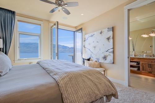 1-5235 Buchanan Road, Peachland, BC - Indoor Photo Showing Bedroom