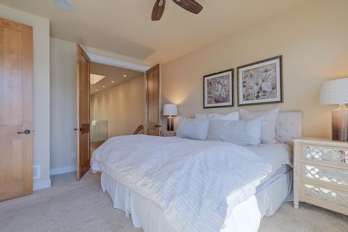1-5235 Buchanan Road, Peachland, BC - Indoor Photo Showing Bedroom