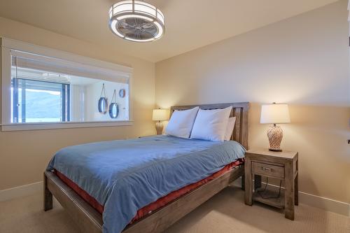 1-5235 Buchanan Road, Peachland, BC - Indoor Photo Showing Bedroom