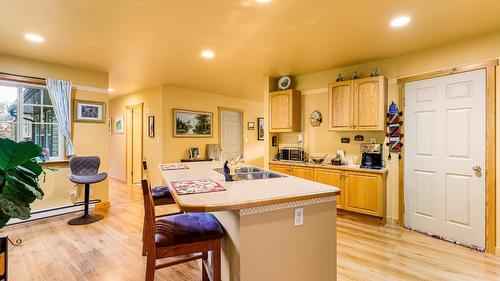 1420 Ainsworth Avenue, Riondel, BC - Indoor Photo Showing Kitchen With Double Sink