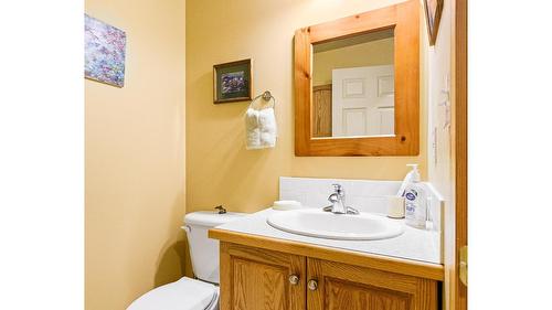 1420 Ainsworth Avenue, Riondel, BC - Indoor Photo Showing Bathroom