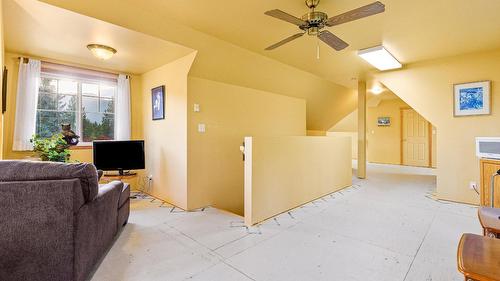 1420 Ainsworth Avenue, Riondel, BC - Indoor Photo Showing Other Room