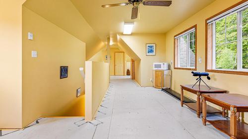 1420 Ainsworth Avenue, Riondel, BC - Indoor Photo Showing Other Room