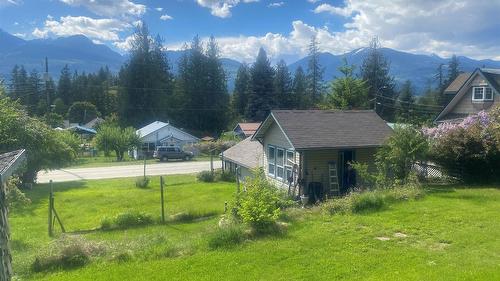 1420 Ainsworth Avenue, Riondel, BC - Outdoor
