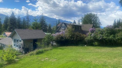 1420 Ainsworth Avenue, Riondel, BC - Outdoor