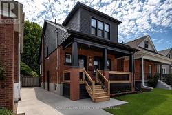106 GROSVENOR AVENUE N  Hamilton (Crown Point), ON L8L 7S6