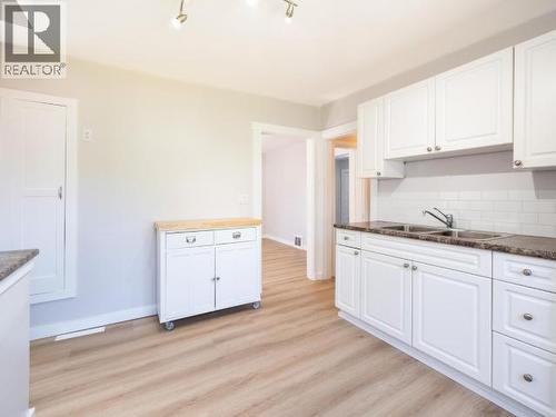 5198 Manson Ave, Powell River, BC 