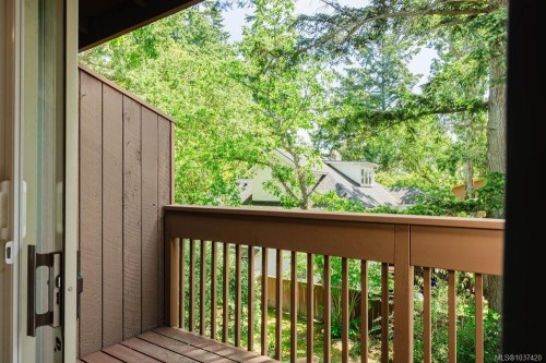 #3-933 Admirals Rd, Esquimalt, BC 