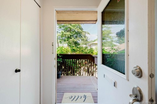 #3-933 Admirals Rd, Esquimalt, BC 