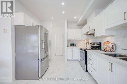 63 Michael Way, Markham, ON - Indoor Photo Showing Kitchen With Stainless Steel Kitchen With Upgraded Kitchen